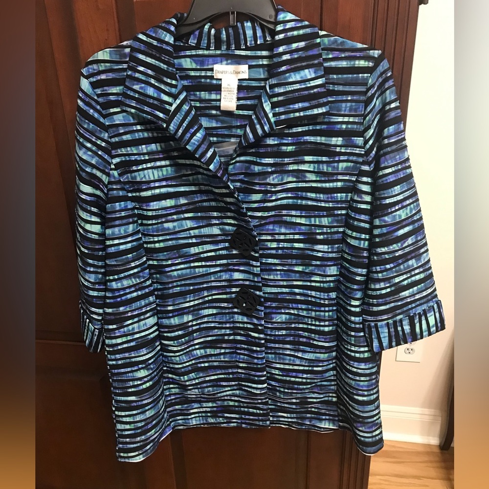 NWT Draper’s & Damon’s whisper wave jacket. Size XL.